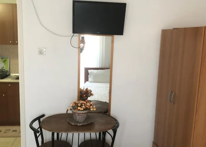 Nikos Appartement *