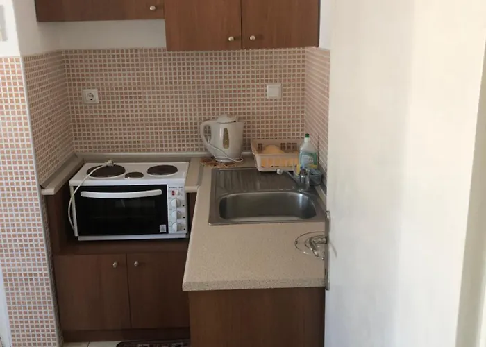 Nikos Appartement *