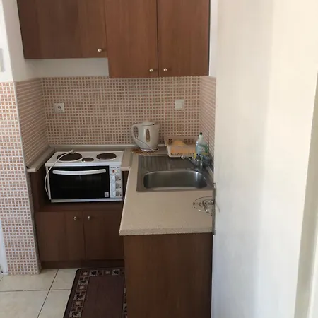 Nikos Apartment *